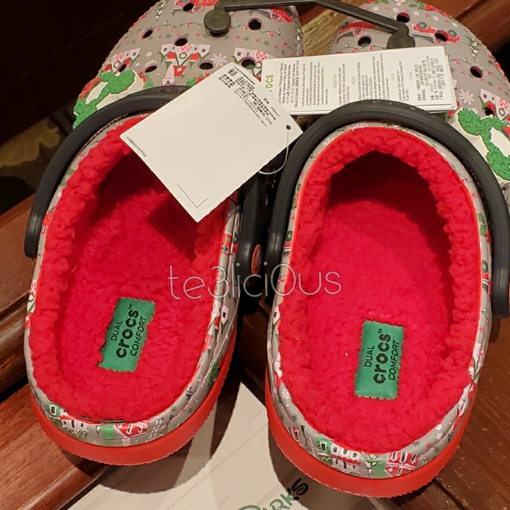 DISNEY PARKS LIGHT UP MICKEY CHRISTMAS CROCS - Picture 7 of 7